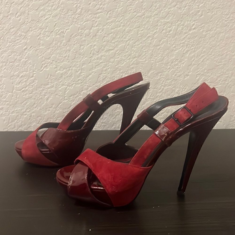 Beautiful Maroon Red Heel - Suede Size 39 - Rock & Republic Heel - LIKE NEW